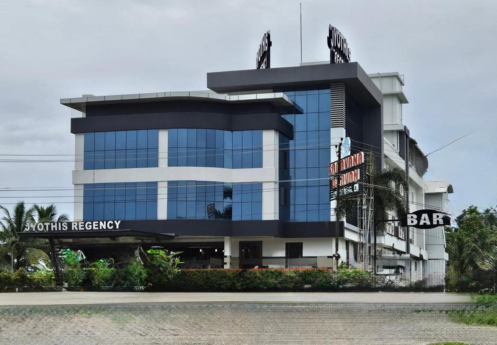 Hotel Jyothis Regency Palakkad Zewnętrze zdjęcie