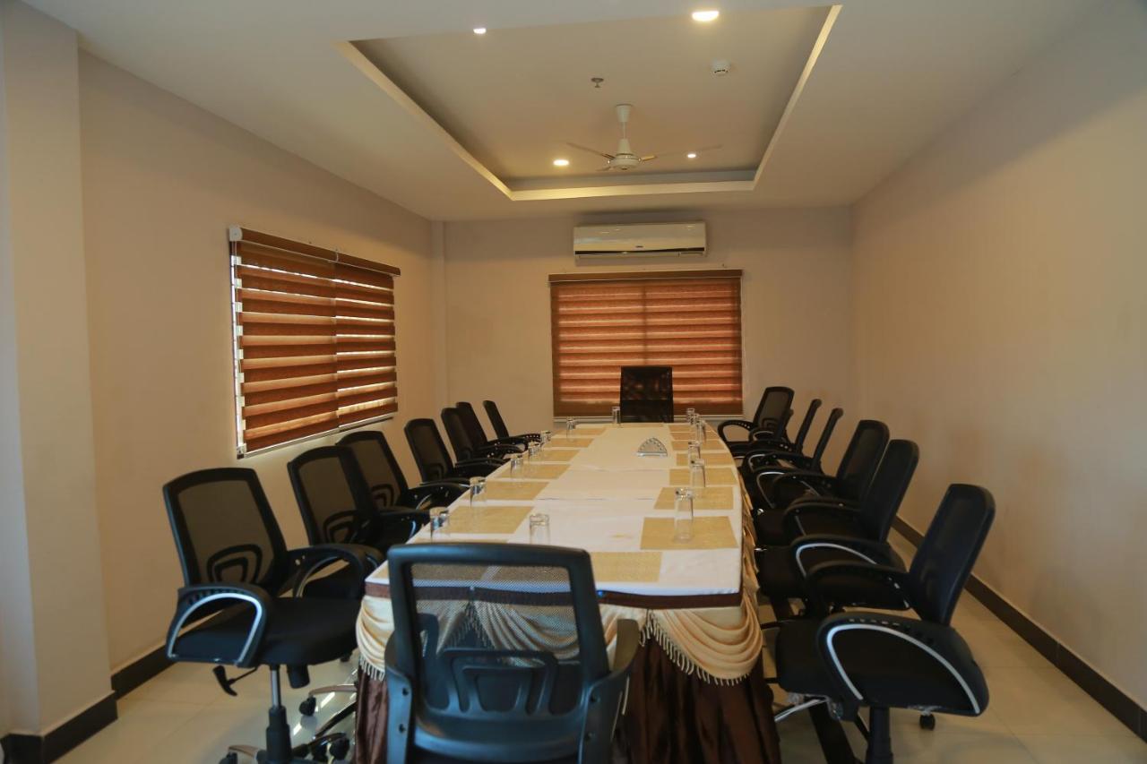 Hotel Jyothis Regency Palakkad Zewnętrze zdjęcie